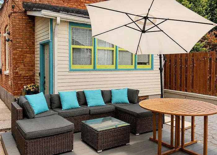 Logan Square Coach House Guest house Chicago