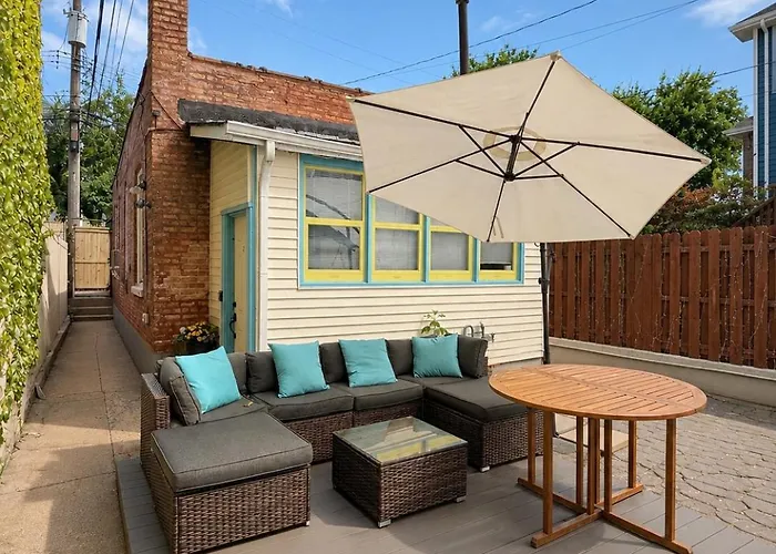 Logan Square Coach House Guest house 4*